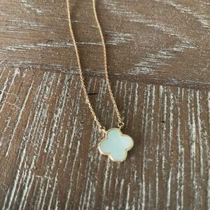 14k Clover Pearl Necklace ~